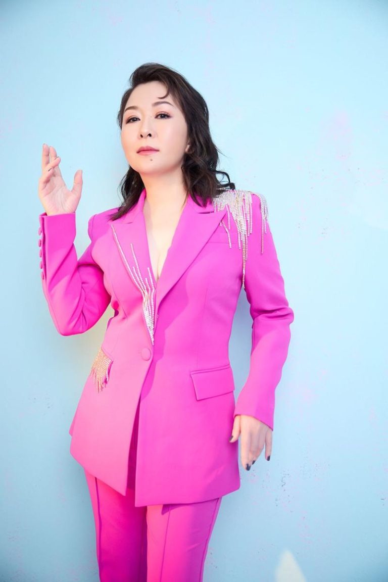 张秀卿圆梦开唱，要送给妈妈以慰在天之灵。（图／豪记唱片提供）