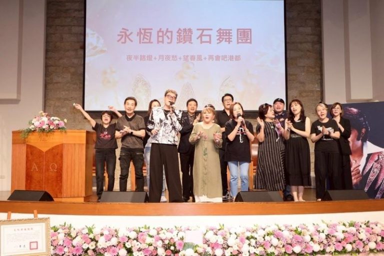 林凯文和艺人好友用歌声送别林冲。记者沈昱嘉／摄影