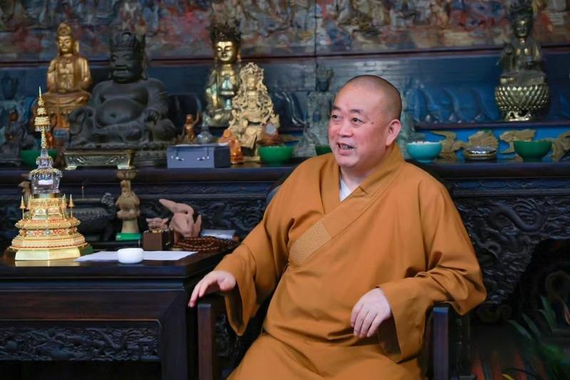 26日起,网上即盛传少林寺方丈释永信已被带走调查的消息。(取自释永信个人微博)