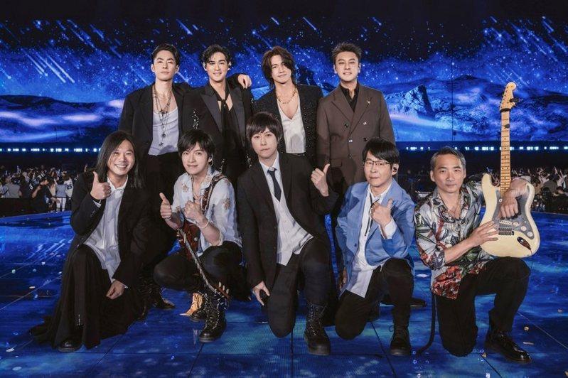 五月天(前)努力2年,促成F4合体并且世纪同台。(图/相信音乐提供)
