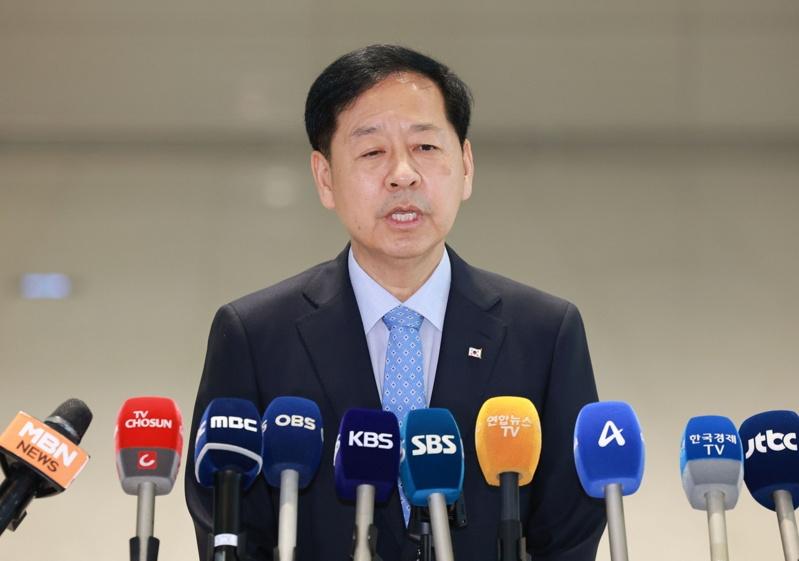 南韩企划财政部长具润哲29日表示,他本周与美国财长贝森特进行贸易谈判时,将就双边在中长期可合作部分进行协商,例如造船业。欧新社