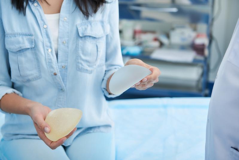 北韩女性对隆乳手术需求增加。示意图，非当事人。(美联社数据照片)