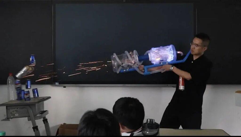 夏振东自制的「等离子炮」。(取材自封面新闻／受访者供图)