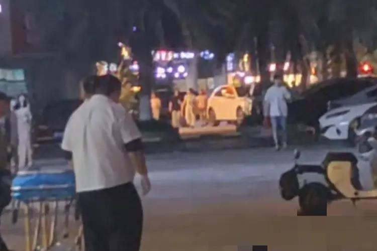 事发地已经被围挡和警戒线围住。（取材自三湘都市报）