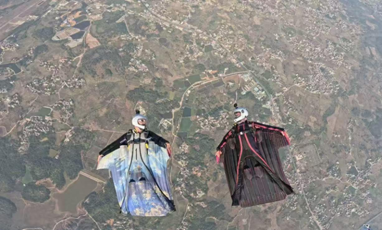 死者生前飞行画面。(取材自潮新闻)