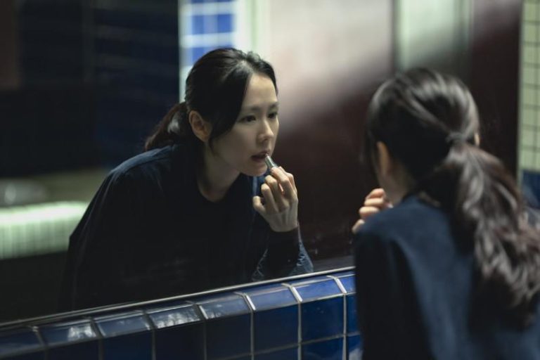 李炳宪阐述在韩国遭解雇宛如被砍头的崩溃心境。（图／龙祥电影提供）