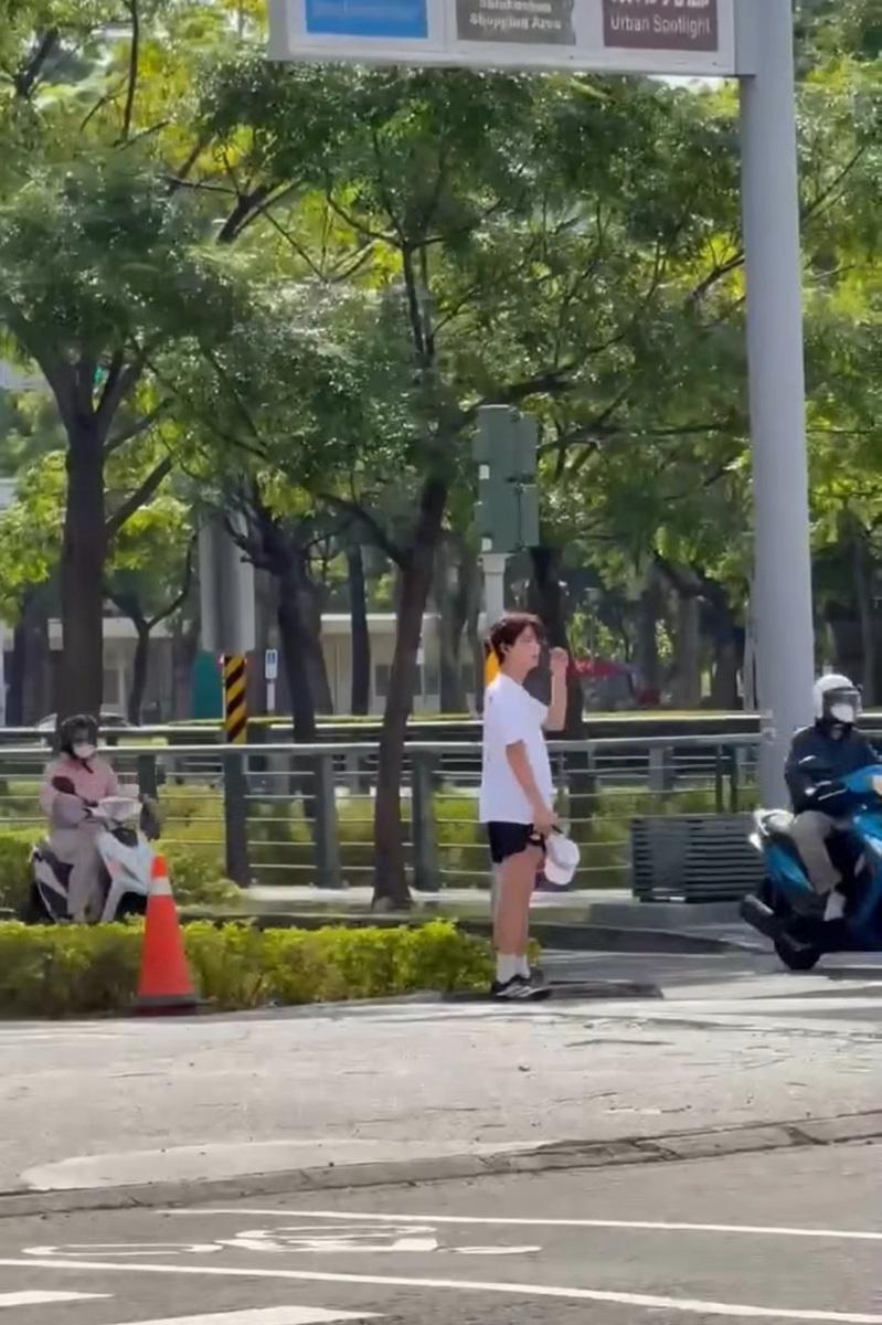 韩国人气男星朴宝剑今日在高雄举办粉丝见面会，平时有晨跑习惯的他，今早更被粉丝目击独自在高雄街头跑步。(记者宋原彰／翻摄)