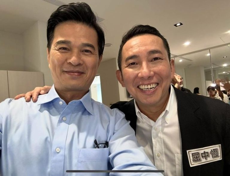 李兴文（左）力挺好友屈中恒。图／摘自脸书