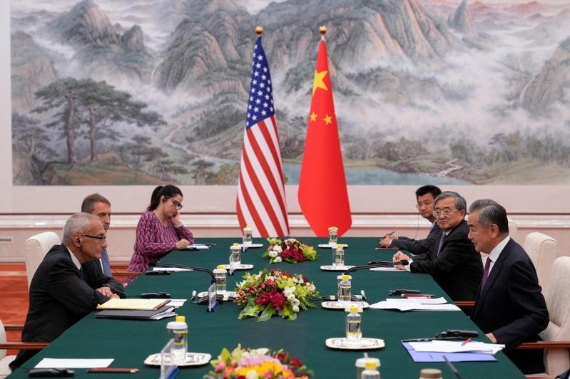 由中国国家电力投资集团公司巴西公司投资并主导建设的巴西皮奥伊州马兰加图光伏电站。（新华社）
