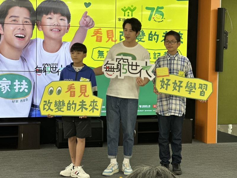 胡宇威年少时家里经济陷窘境，曾靠打工赚学费。记者陈慧贞／摄影