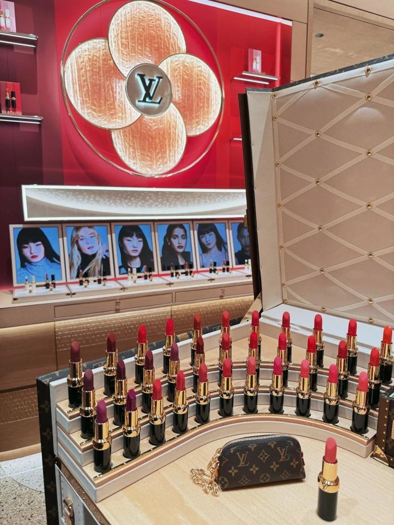 LV看好中国消费潜力，将全球首家香水美妆精品店开在南京。（取材自小红书）