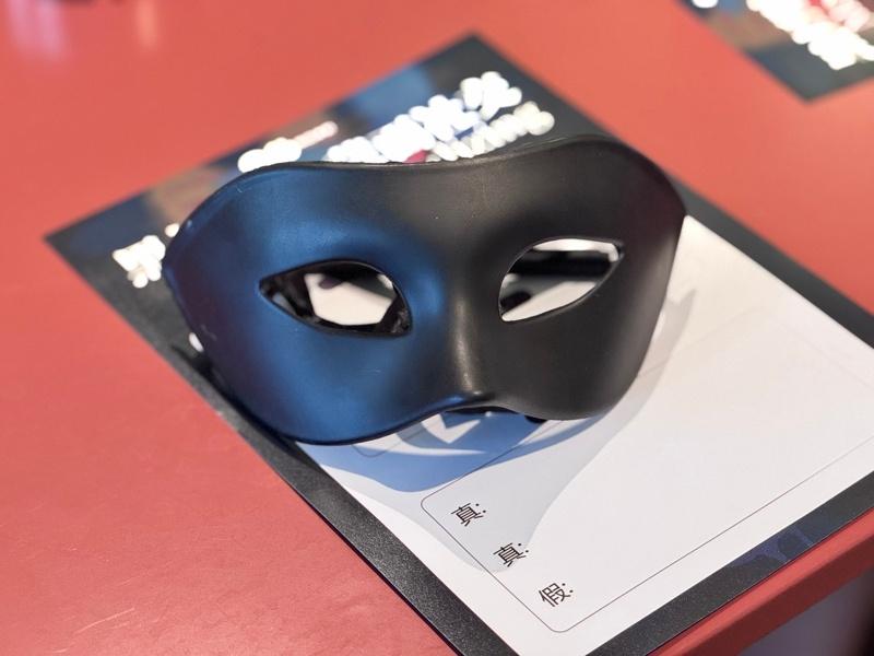 蒙眼交友吸引了拒绝被数据化评判的年轻人。（取材自小红书）