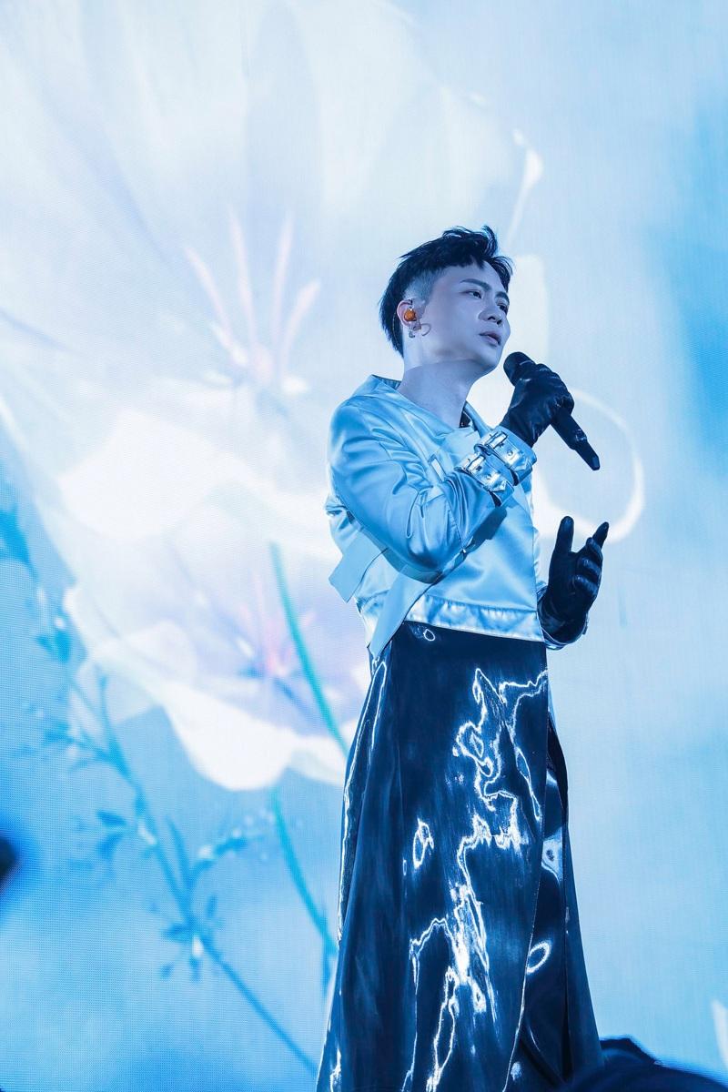 萧秉治演唱会热力唱跳。图／相信音乐提供