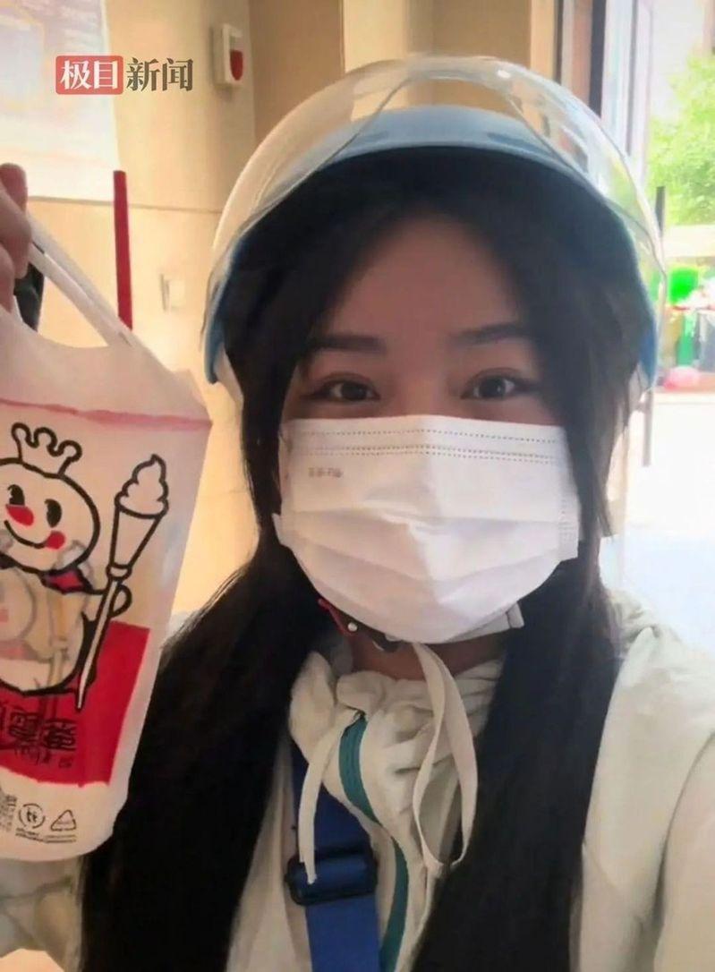 于悦每天都需要做透析治疗。(取材自极目新闻)