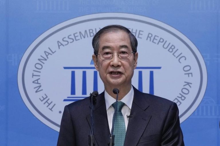 南韩检方24日对前总理韩悳洙（图）提出逮捕令，指控他协助前总统尹锡悦在去年12月...