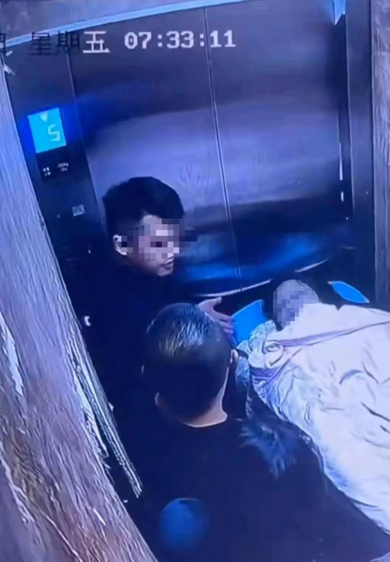 25岁女子刘某某疑因家暴身亡。（取材自微博）