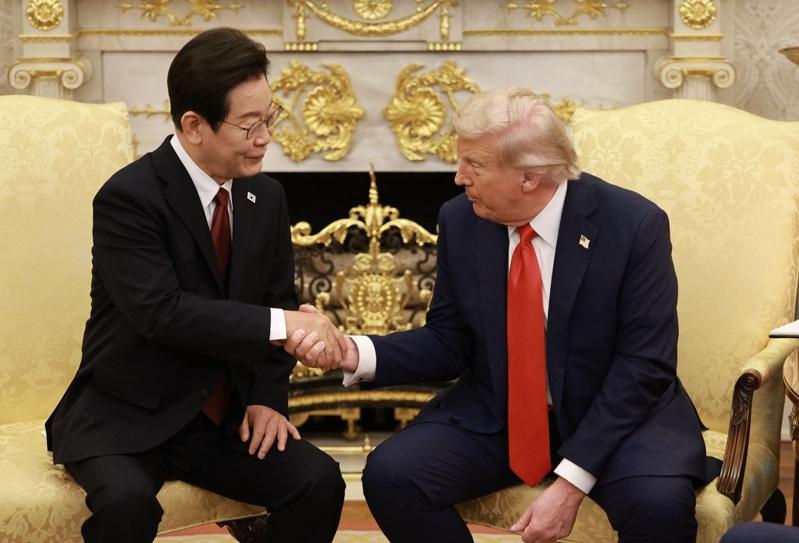 美国总统川普上月在白宫与南韩总统李在明会面。（欧新社）
