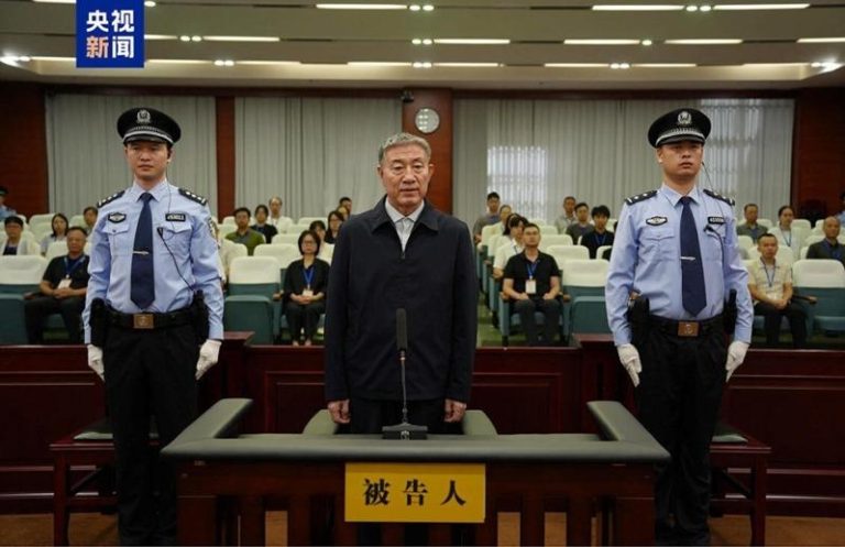 南省人大常委会前党组副书记、副主任刘星泰涉受贿被判处死刑，缓期二年运行。（央视新闻截屏）