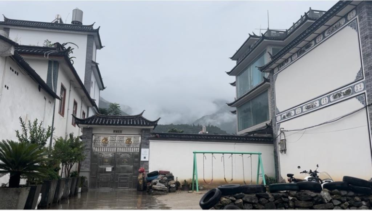 「明日之光」办公地点已大门紧闭，室内空无一人。（取材自澎湃新闻）