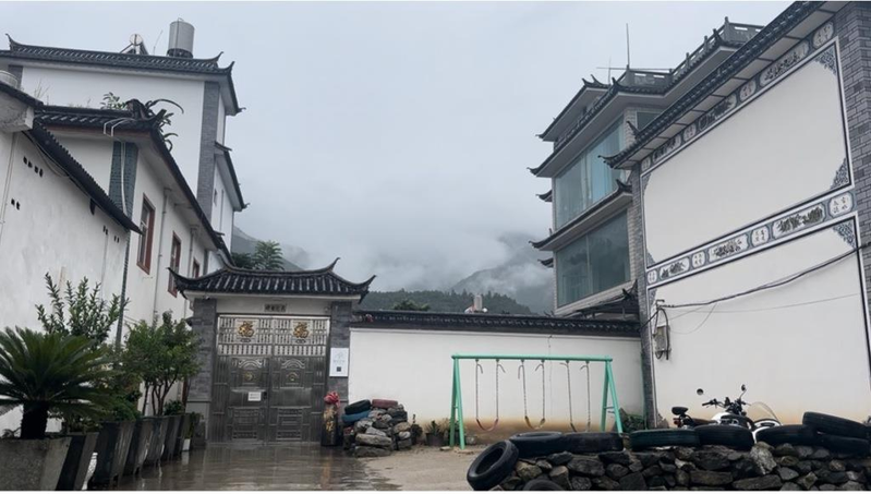 「明日之光」办公地点已大门紧闭,室内空无一人。(取材自澎湃新闻)