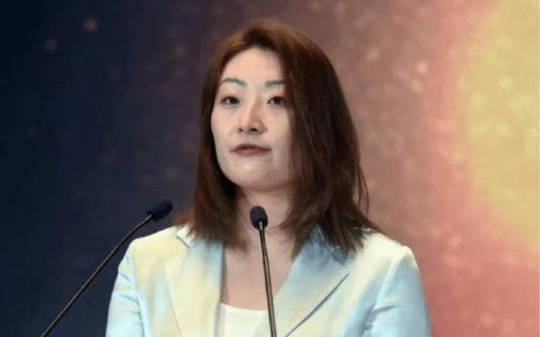 宗馥莉强调，「我不会因为风波改变方向」。（取材自环球时报）