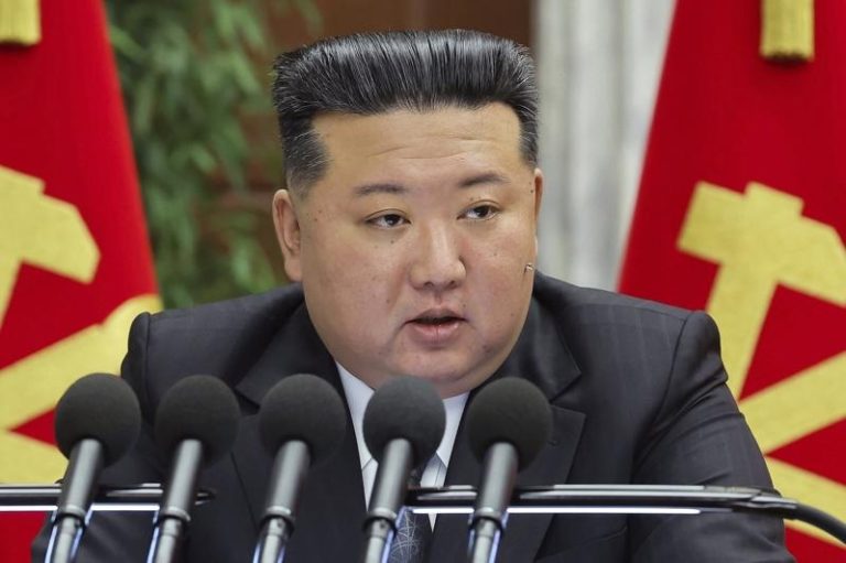 北韩领导人金正恩将出席北京9月3日的阅兵典礼，是他首度出席多边参与的国际场合。（美联社）