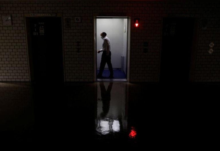 台湾男子赖轩辰因在东京尾随一名女性进入大厦电梯，被依非法入侵住宅的嫌疑，被日警逮捕。示意图，非新闻当事人。路透