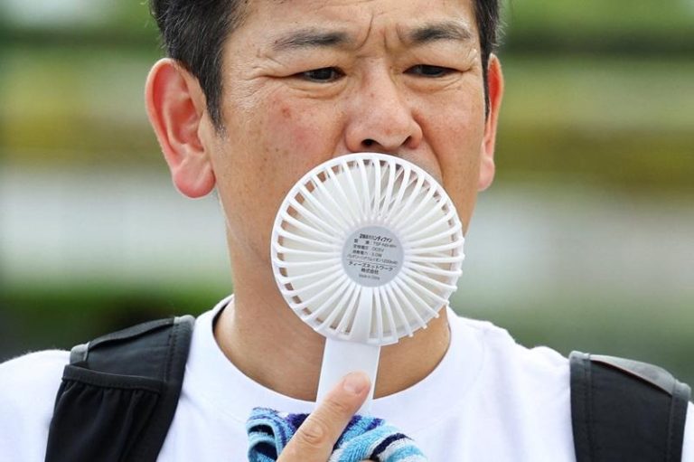 名古屋市飙至摄氏40度 日本28都道府县发布中暑警戒 日本多地笼罩在热浪下。(路透)