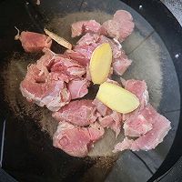 西红柿炖牛腩的做法图解3