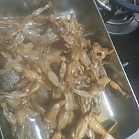 香辣田鸡煲的做法图解1