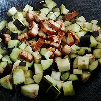 香辣豉肉烧茄丁的做法图解3