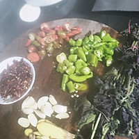 香辣田鸡煲的做法图解2