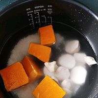 南瓜芋头粥的做法图解3