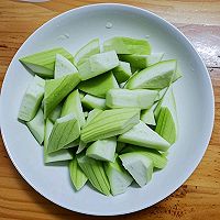 丝瓜炒鸡蛋的做法图解2