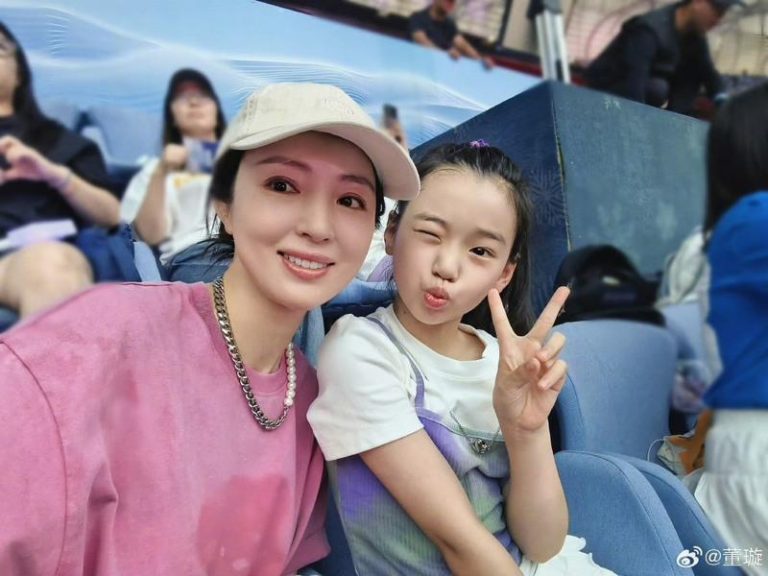 董璇（左）即使再婚，为女儿也不跟新婚夫同住。(取材自微博)