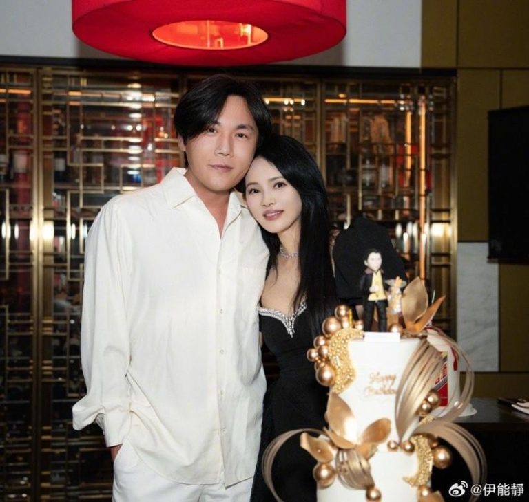 秦昊(左)与伊能静结婚10年。(取材自微博)