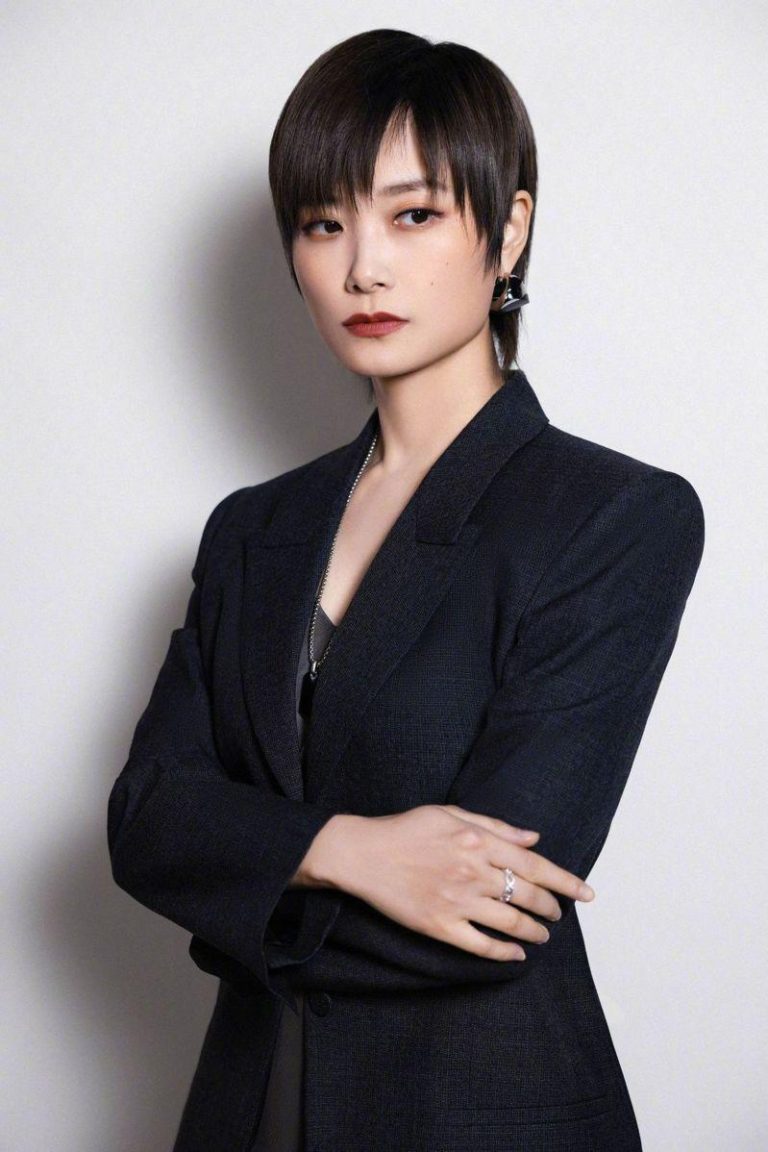 「超级女声」出道，李宇春一直坚持走自的路。（取材自微博）