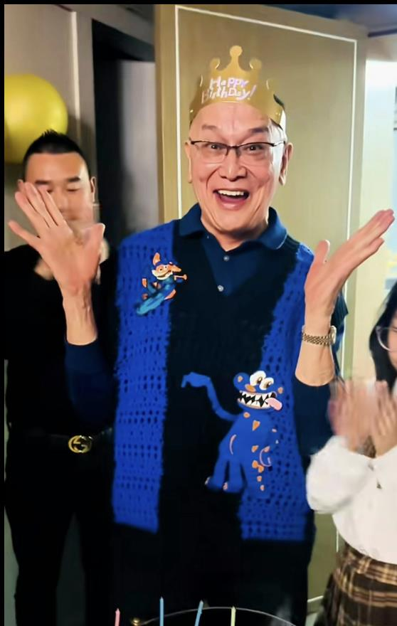 资深港星曹查理，以饰演色老头、奸角走红。(摘自微博)