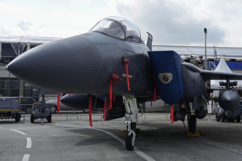 图为2023年在巴黎航空展上展出的美军F-15E战斗机。美联社