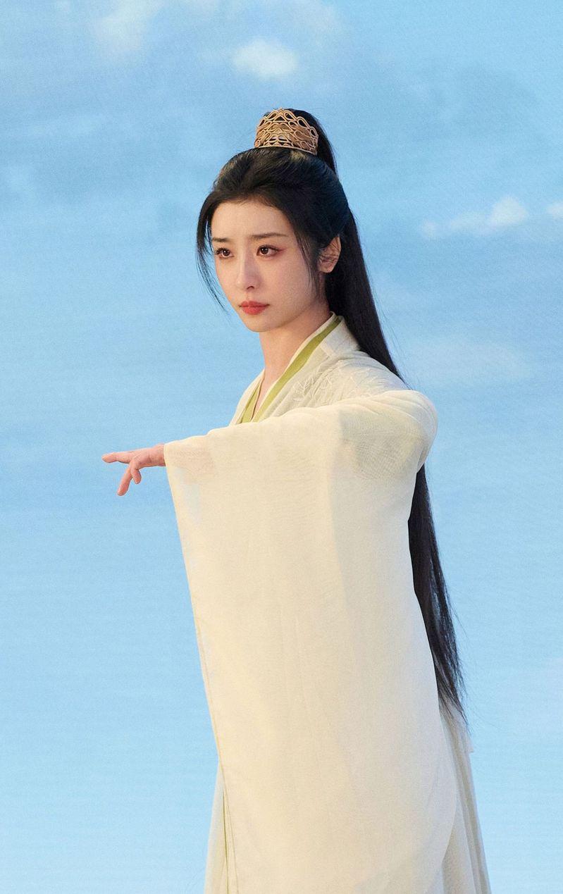 赵小棠被吐槽眼神空洞、表情僵硬。(取材自微博)