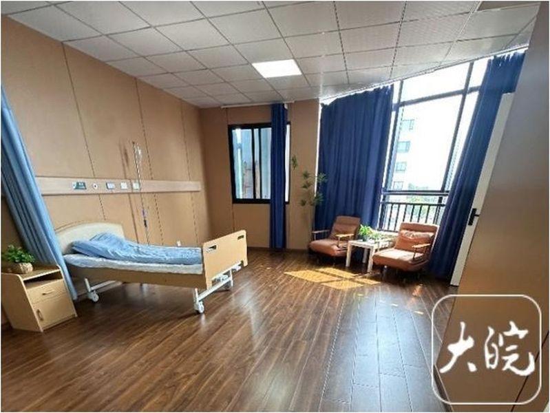 有团队正在这里拍摄广告片。(取材自大皖新闻)