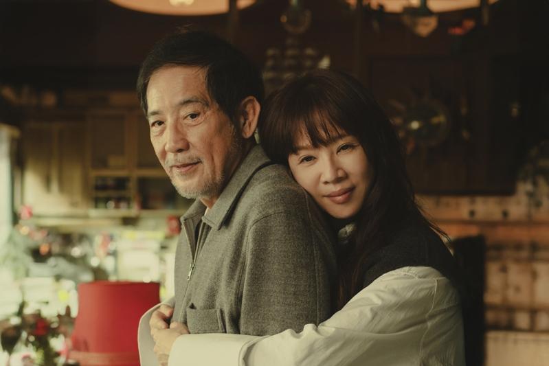 谢盈萱(右)、秦汉入围首尔国际电视节大赏。(图/Netflix提供)