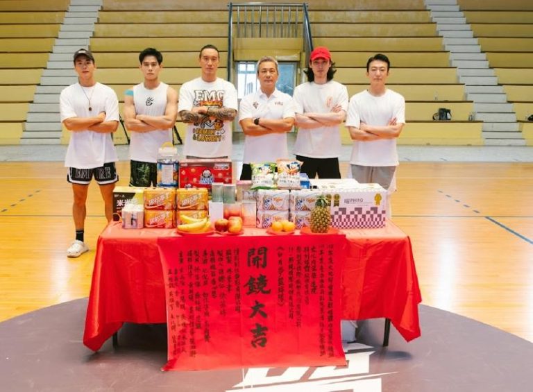 王阳明首次担任节目制作人，率领大家一起开镜。图／犊影制作、有意思国际传媒提供