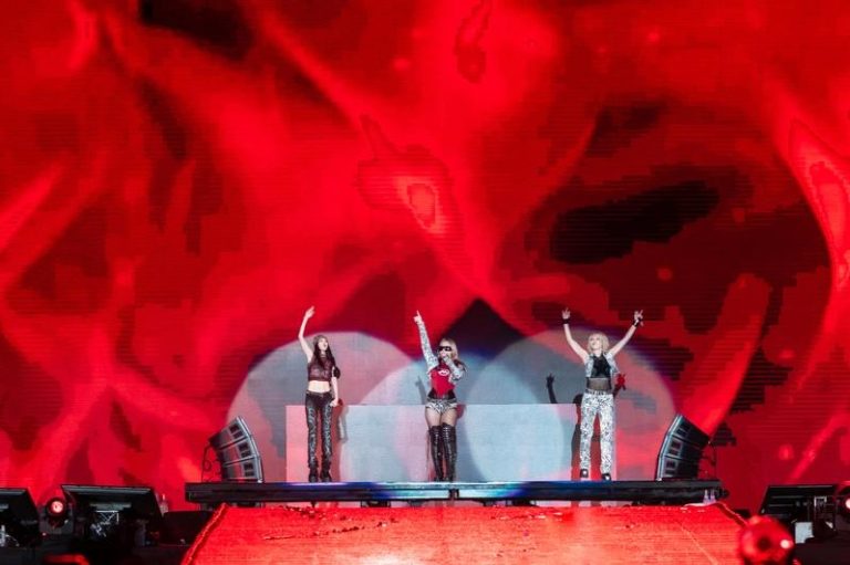 2NE1这次以三人形式造访台中。图／读者提供