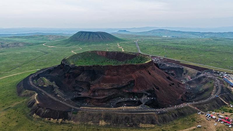 乌兰哈达火山群。(澎湃新闻/视觉中国图)