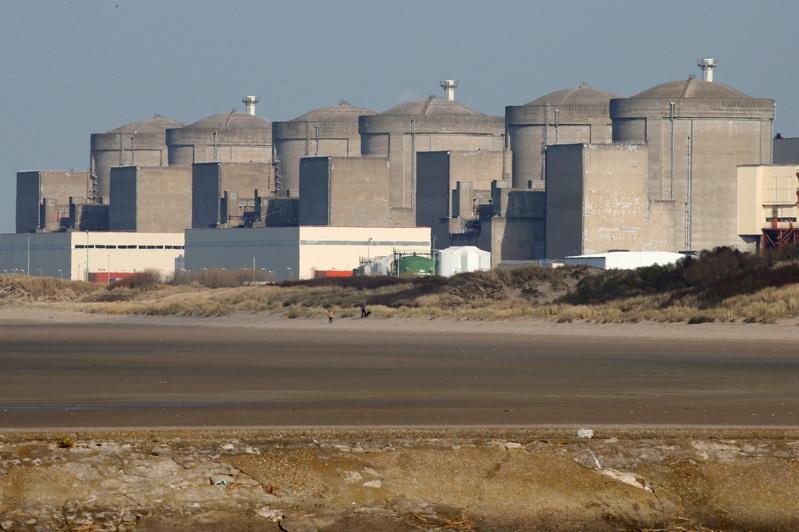 法国北部的葛拉夫林(Gravelines)核电厂。路透
