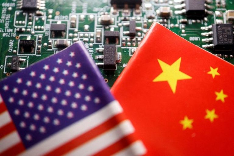 美国当局已经有针对性地在他们认为遭到非法转运至中国风险很高的芯片出货中，秘密安装定位追踪设备。（路透）