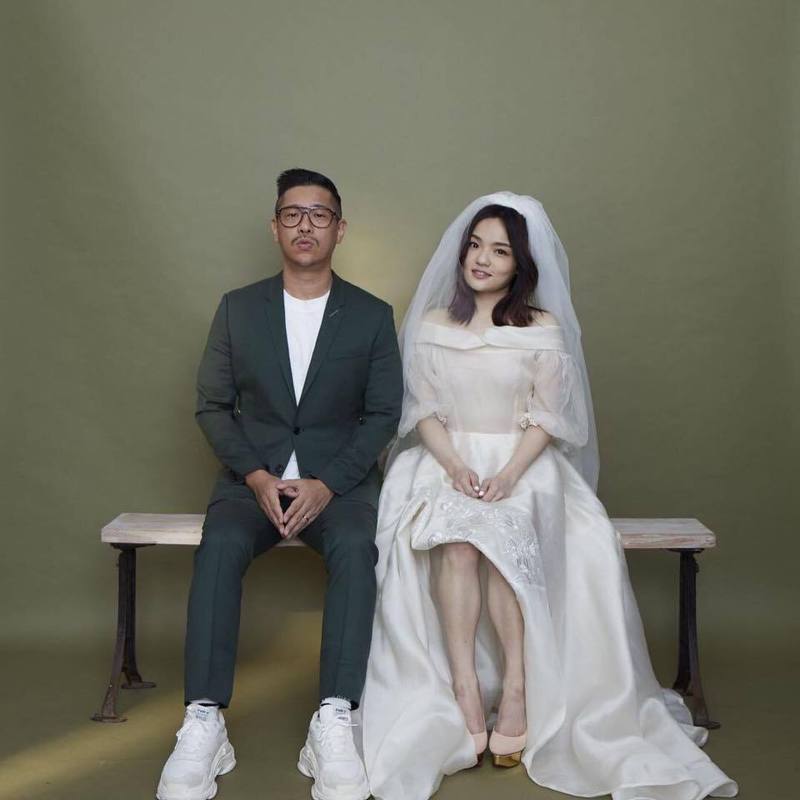 徐佳莹(右)澄清和老公比尔贾感情稳定。(取材自脸书)