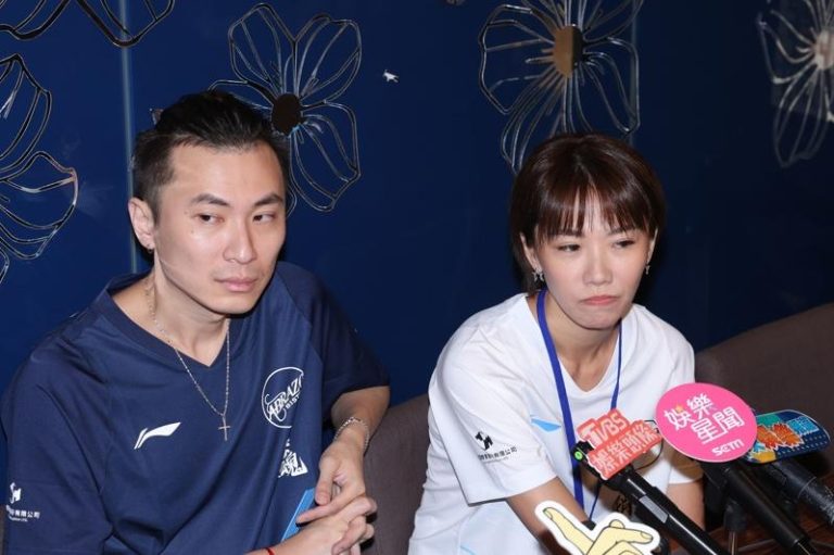 大牙周宜霈(右)当初为官司心力交瘁，老公廖勋威（阿廖师）在旁相陪也心疼。图／本报数据照