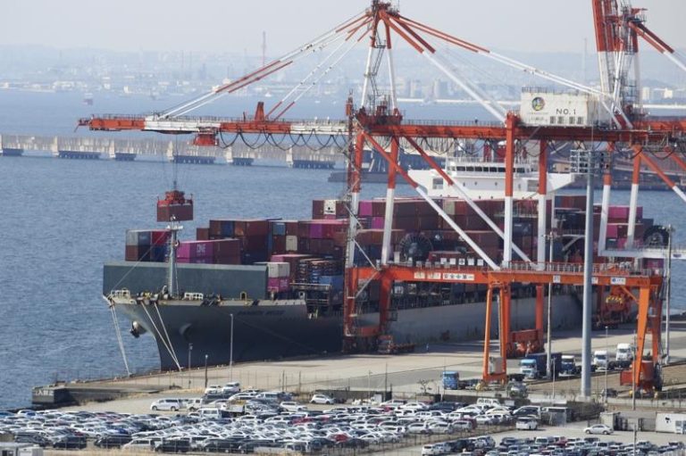 日本7月对美出口年减10.1%，其中汽车和零件出口额分别大减28.4%和17.4%。（美联社）